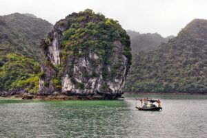 Rock Climbing​ Halong Bay Vietnam