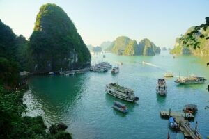 Island Cruise​ Halong Bay Vietnam