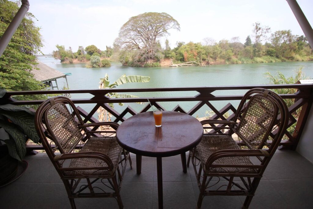 Floating Restaurants​ ​ 4000 Islands Si Phan Don Laos