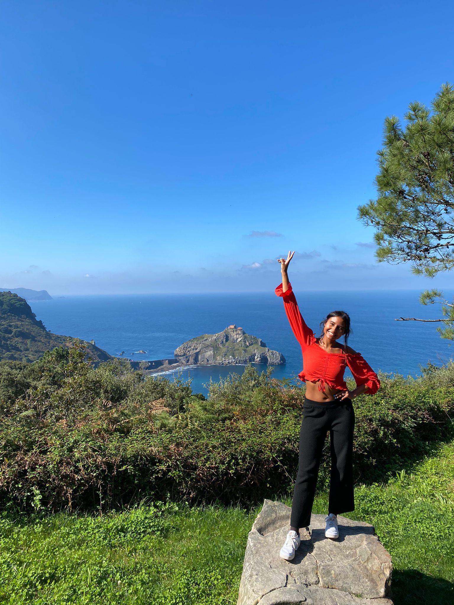 Person San Juan de Gaztelugatxe​ Bilbao Spain