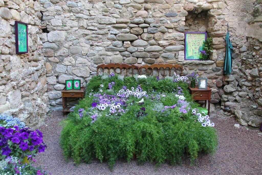 Jardines John Lennon​​ Girona Spain